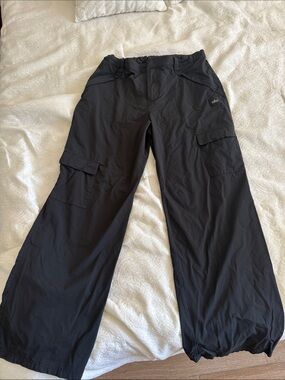 ALO Yoga Black Wide-Leg Cargo Pants